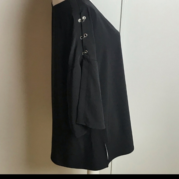 Revel Plus Black y Neck Short Fluter Sleeve top - Picture 3 of 8